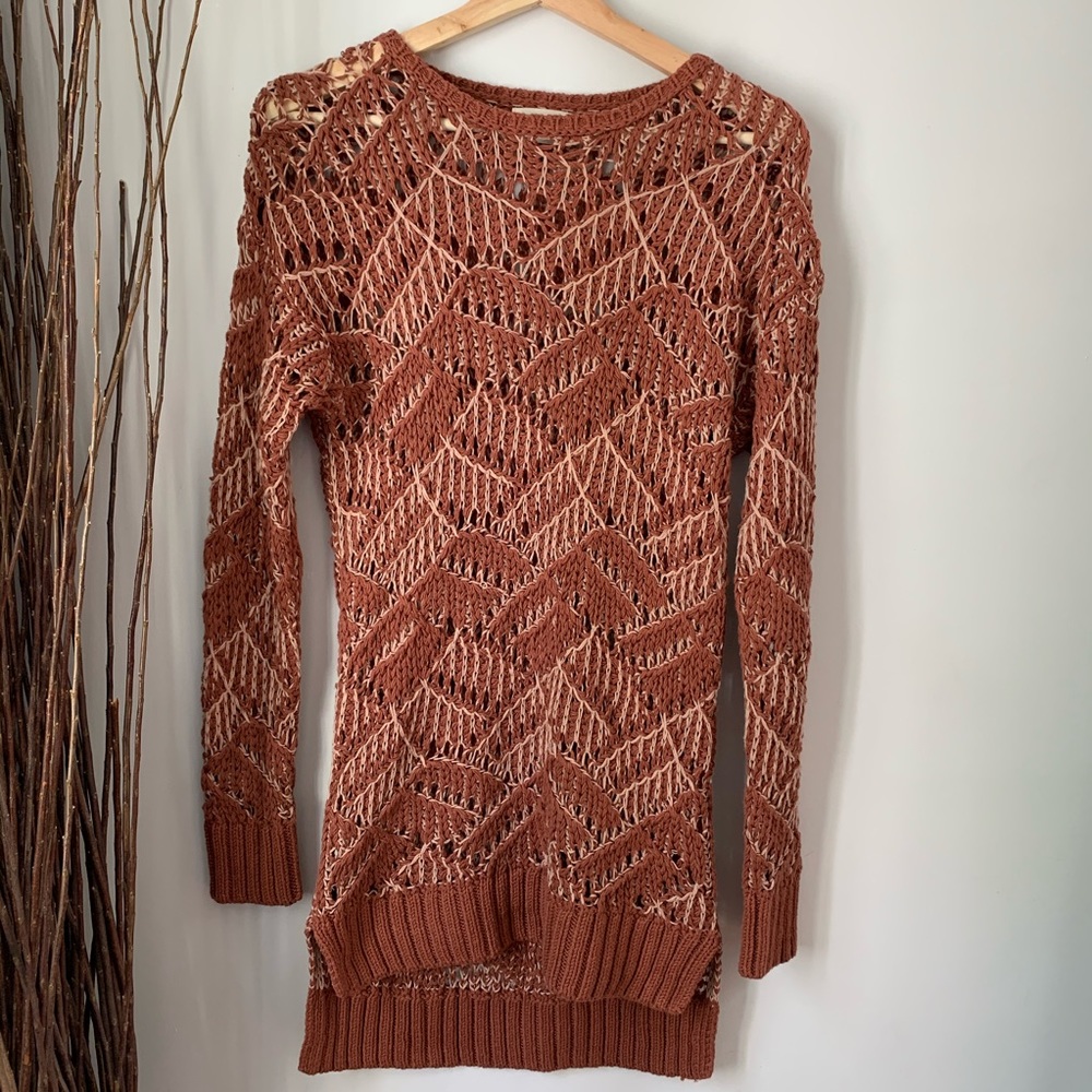 Universal Thread Sweater Pullover Open Stitch Tun… - image 1